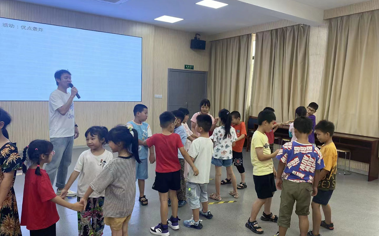 金湖龙观乡中心学校